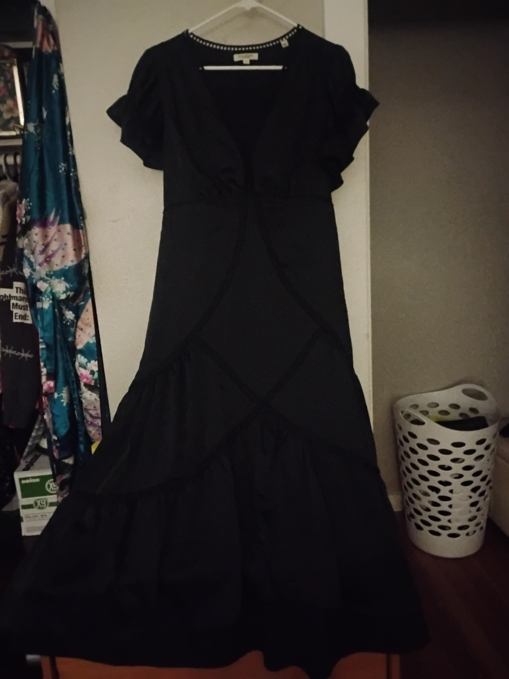 Max Studio Black Ruffled Sleeve V‑Neck Maxi Dress